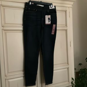 Levi’s Signature Pull-on Skinny-NWT-10M-W30 L30 Dark wash